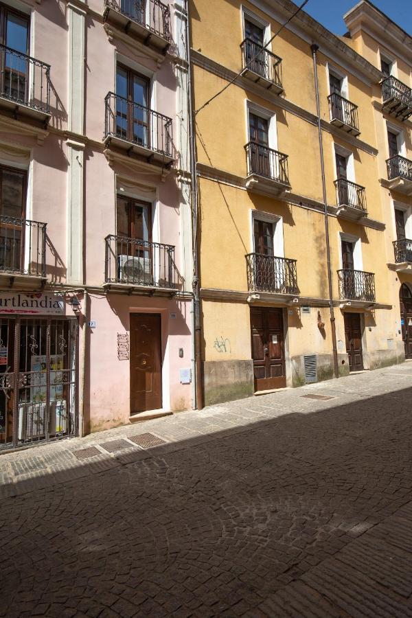 Via Cavour 19, Appartamento Del Conte Iglesias Exterior photo